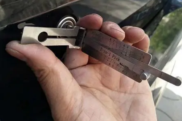 24小时开锁电话 24小时开锁电话
